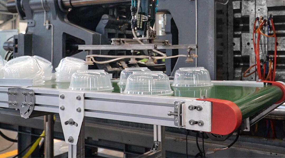 1758940675959690.jpg automation process in injection molding.jpg
