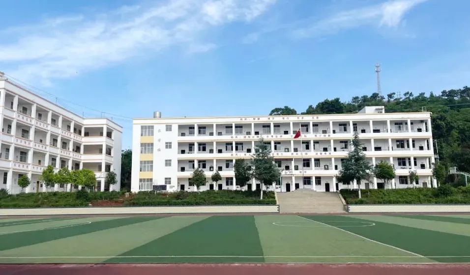 【情暖文山】尊龙凯时集团援建“希望澡堂”！文山市这些学生实现“沐浴自由”~-尊龙凯时