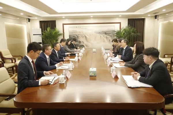 袁野会见香港特区政府律政司司长林定国-尊龙凯时